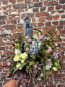 Bouquet destructuré blanc et bleu retouche