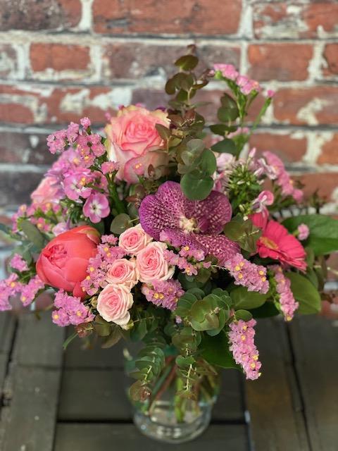 Bouquet destructuré végétatif rose (1)