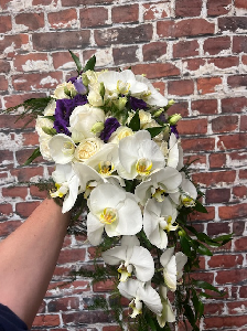 Bousuet de mariée avec chute blanc et violine